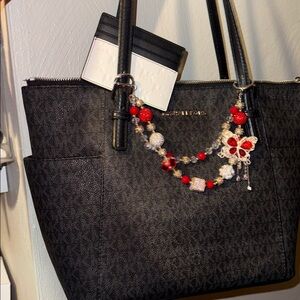 🖤Michael Kors Black Tote Bag w/ NWT cardholder 🖤